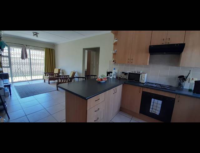 2 BEDROOM TOWNHOUSE RENTED IN WALMER HEIGHTS